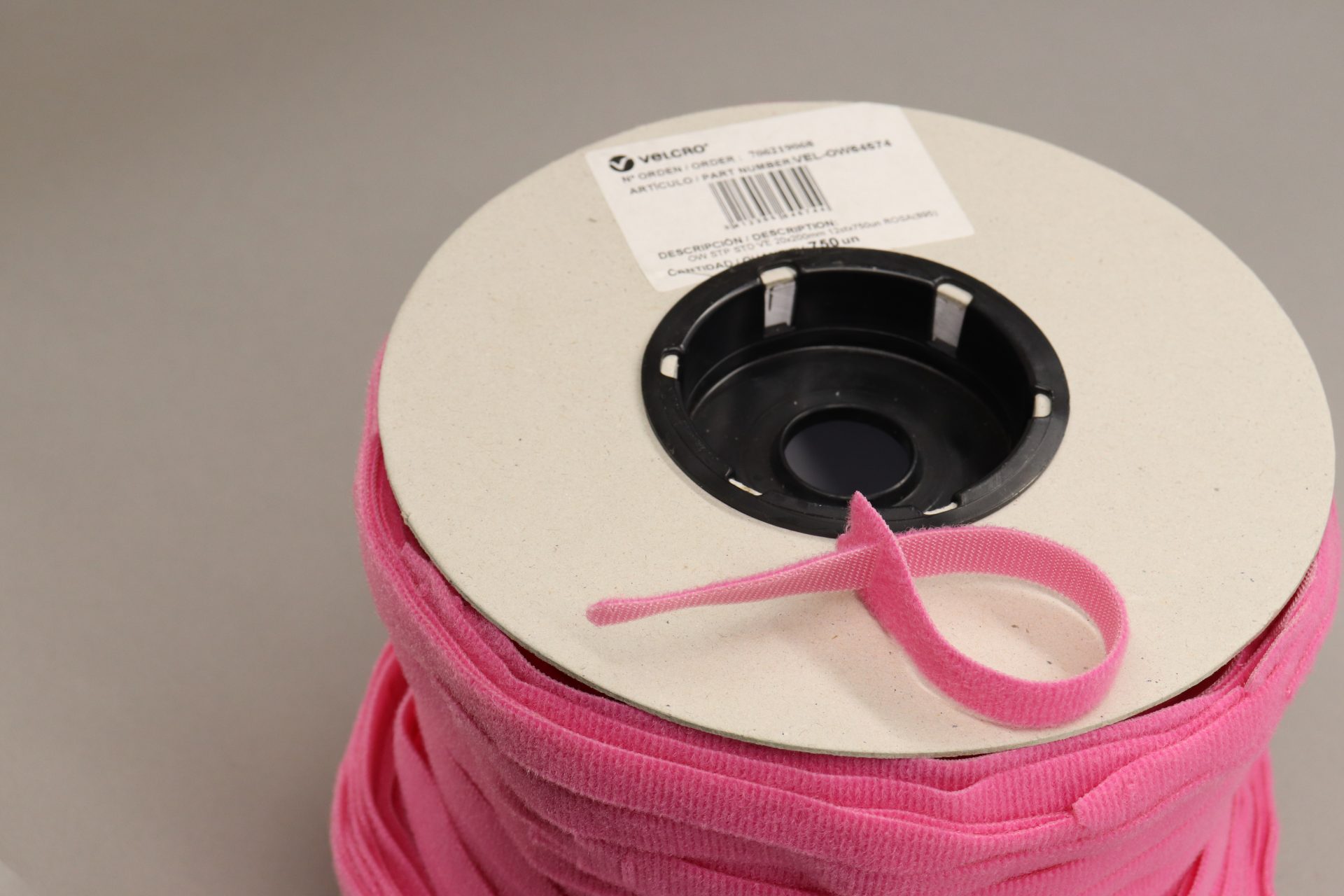 VELCRO® Brand ONE-WRAP® 20mm x 200mm ties PINK